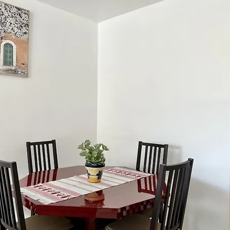 Апартаменты Bright And Quiet Near The Sea