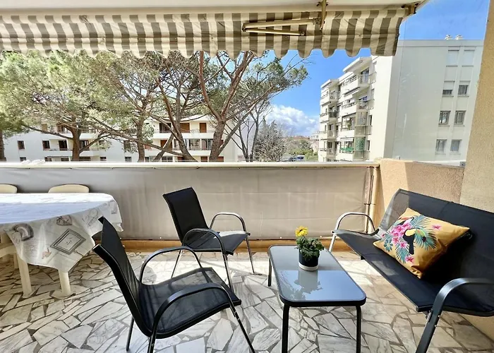 Bright And Quiet Near The Sea *